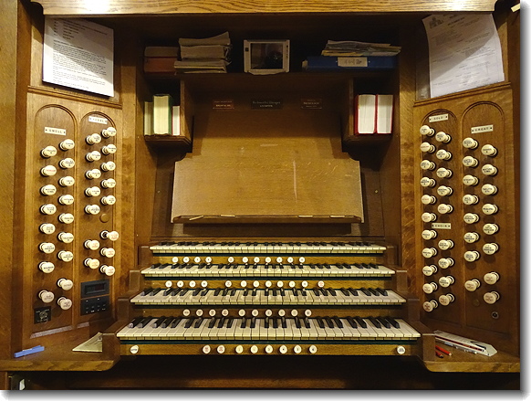 organ console