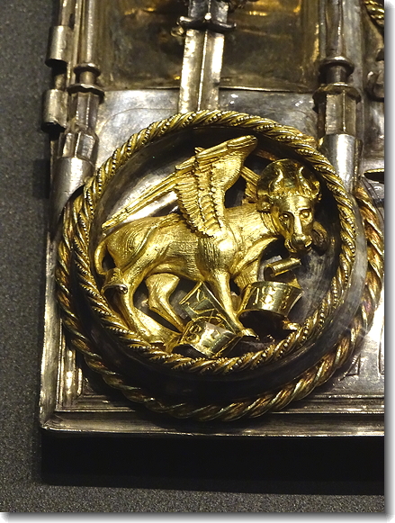 detail
