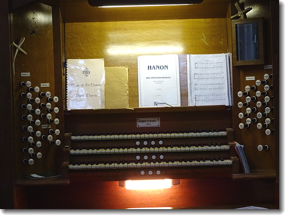 Organ Console