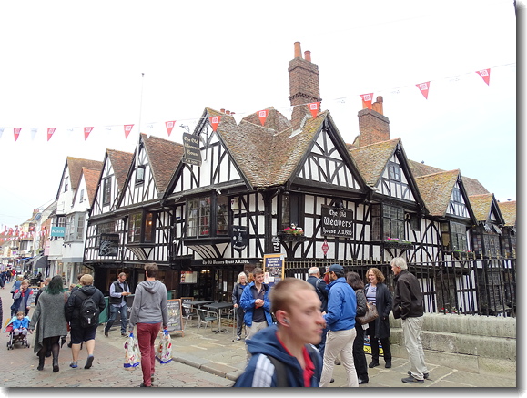 Weavers'
        House